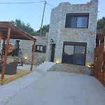 Of Lagkadaki *