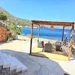 Of Lagkadaki *